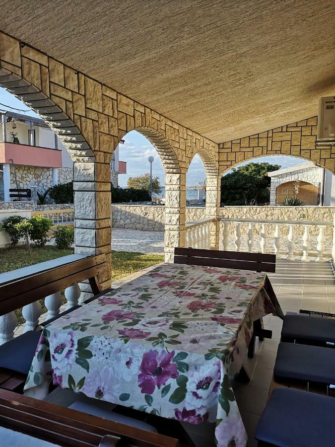 Holiday House Tara Vila Vir Exterior foto